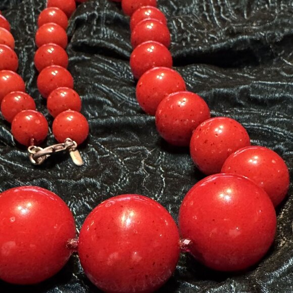 Ben-Amun Cherry Red Graduated Bead Necklace 36" Vintage Look Lobster Clasp Rock - Picture 3 of 9